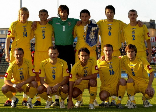 Футболка на Євро: Еволюція форми збірної України від 90-х до сьогодні - фото 14